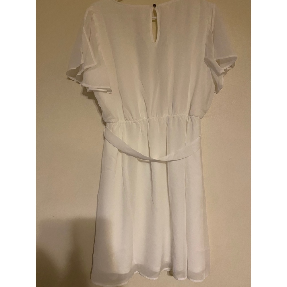 White Dress. - Picture 3 of 3